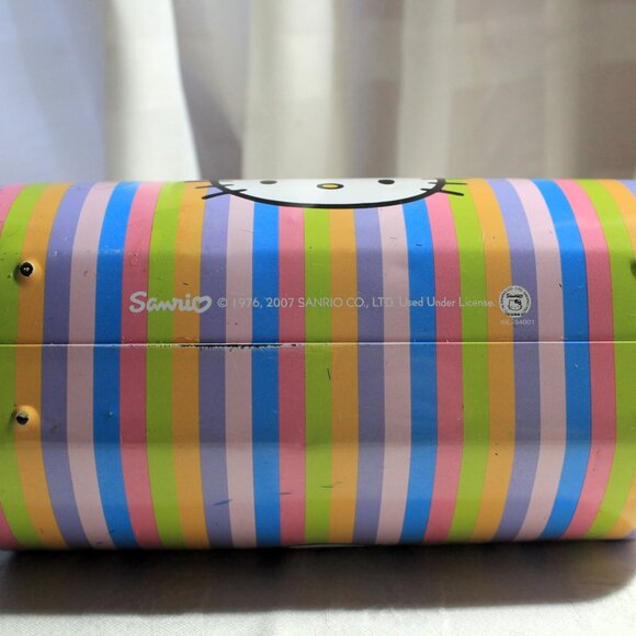 Hello Kitty Metal Cylinder Purse - Picture 5 of 9